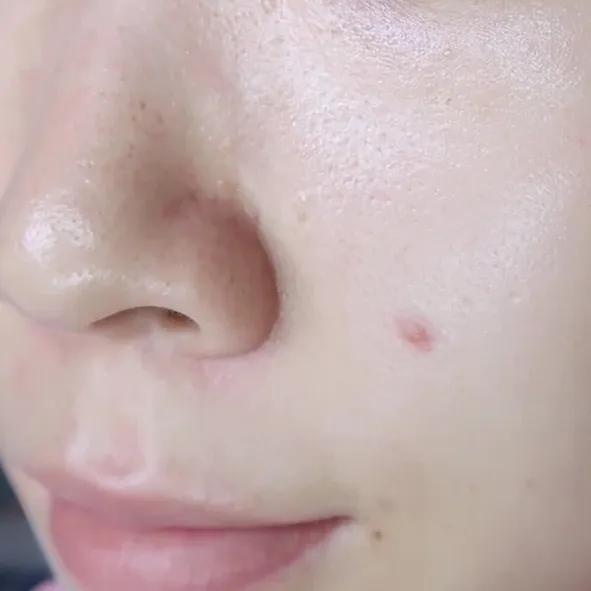 雅诗兰黛持妆无瑕保湿气垫粉底液,遮瑕好又不拔干的气垫粉底液推荐