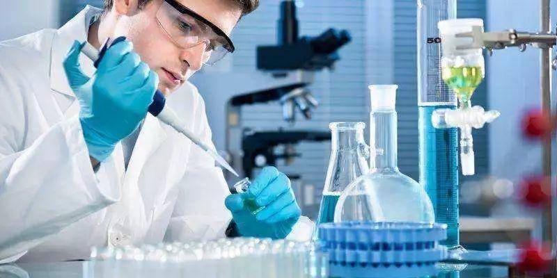 去朋友家做客不敢脱鞋?脚臭为何止,这款除味喷雾告诉你答案