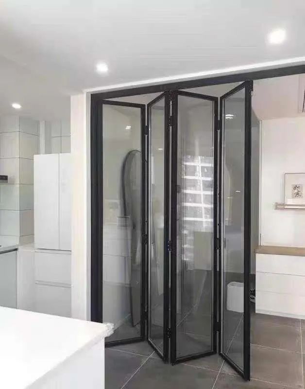 卫生间太小马桶放到哪里合适,卫生间折叠门两面推