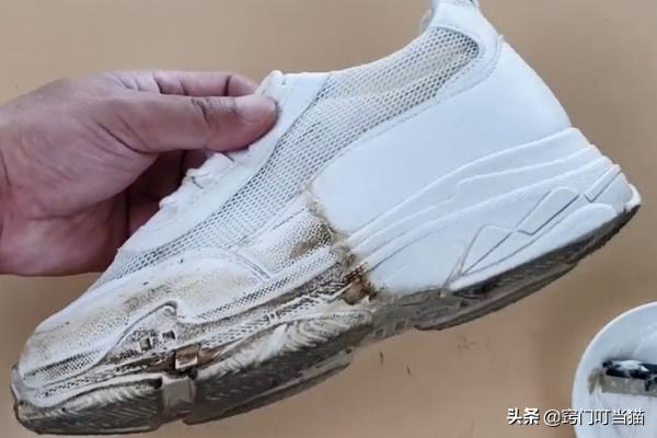 白鞋脏了怎么办不用酒精,不可以水洗的白鞋脏了怎么办