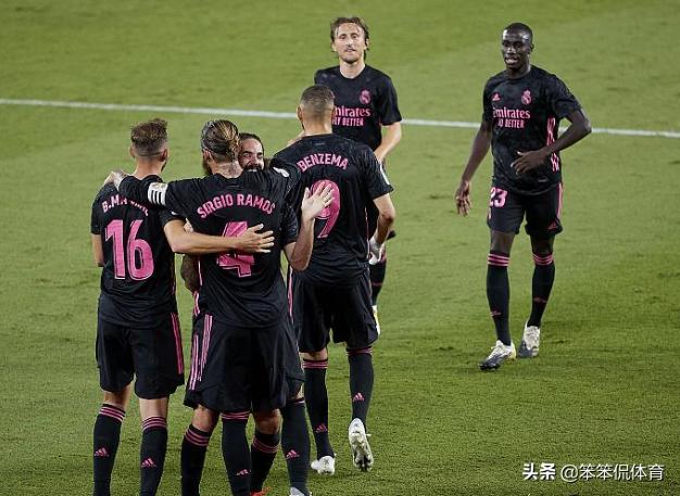 欧联足球疯狂之夜,欧战疯狂一夜意甲闯入3级决赛