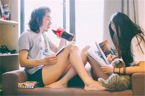 和女生聊天的开场白说什么？这4个万能开场白就够了