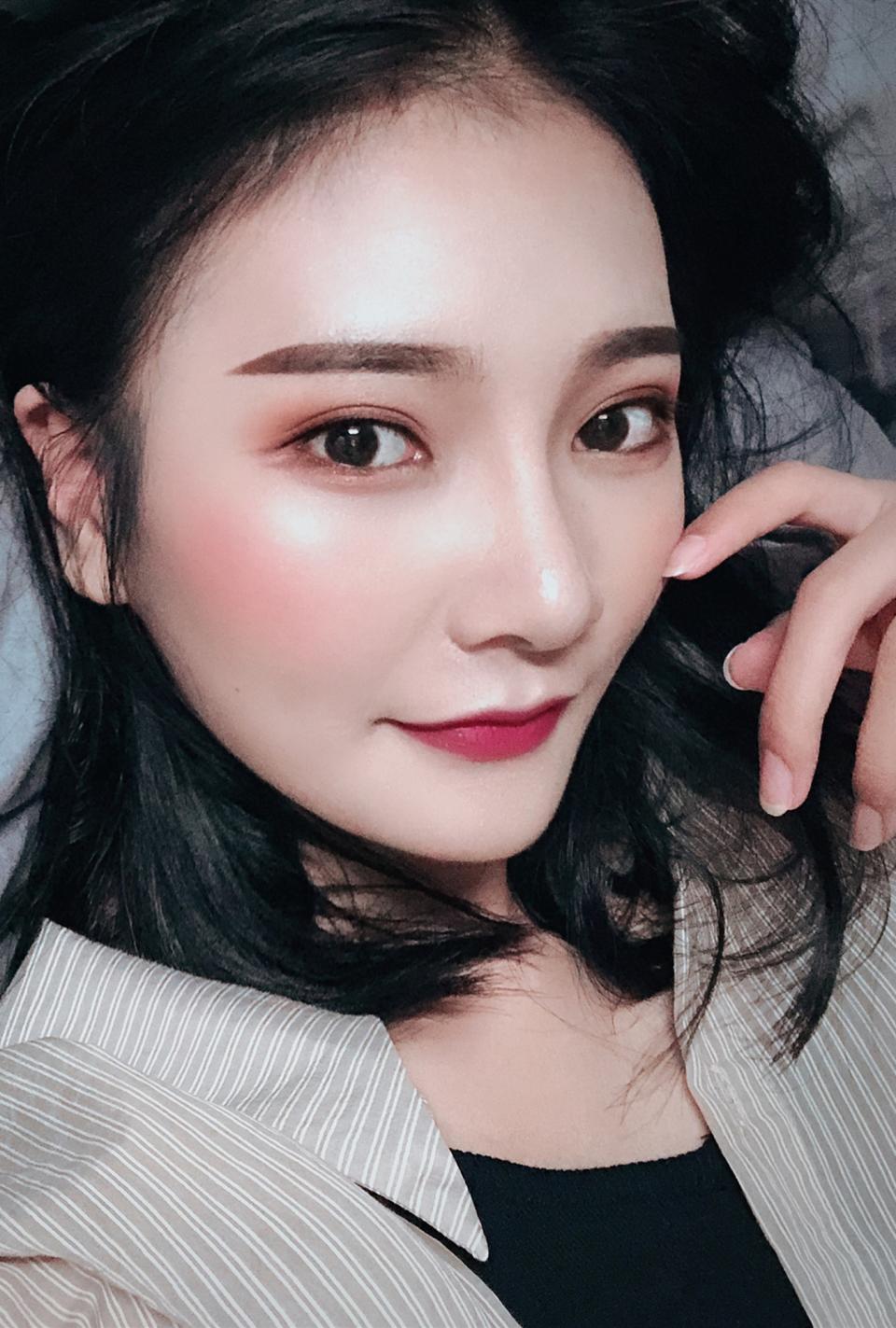 想了很久终于鼓起勇气去整容,埋线双眼皮10年想做个全切双眼皮