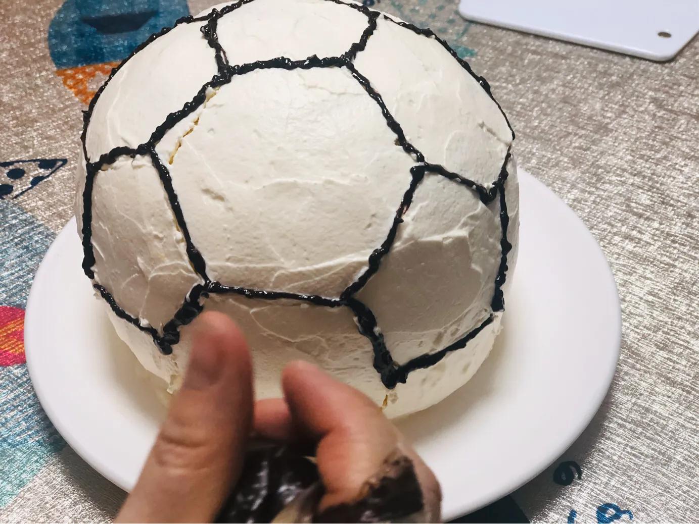 足球生日蛋糕做法,足球生日蛋糕c罗