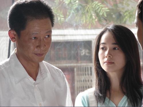 白月光是肖战和谁的,白月光是男主男扮女装的知乎小说