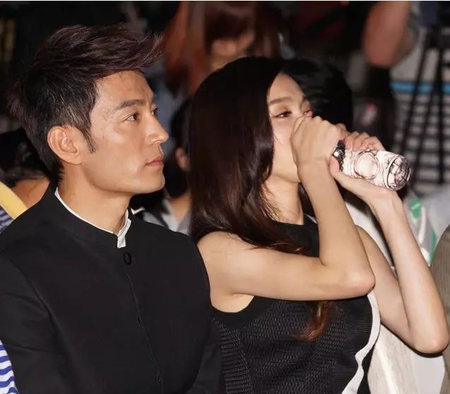 杨幂常年在用的护肤秘诀竟然是,杨幂护肤教程全过程