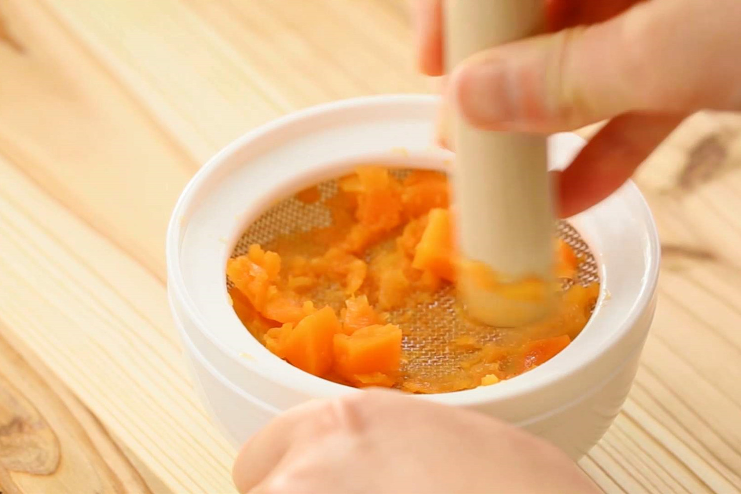 宝宝添加米粉出现胀气怎么办,宝宝添加米粉上火怎么办