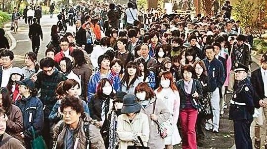 曾经的全民偶像为什么退出,曾经的网红大佬被封杀后现状如何