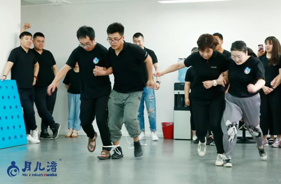 只有越来越强大才能越相信童话,只有越来越强大才能越战越勇