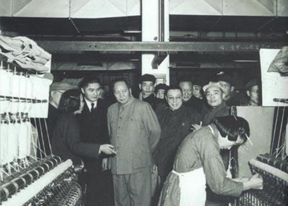 荣氏家族掌舵人荣毅仁，*小平邓**请他出山，毛主席：这是护国大功臣