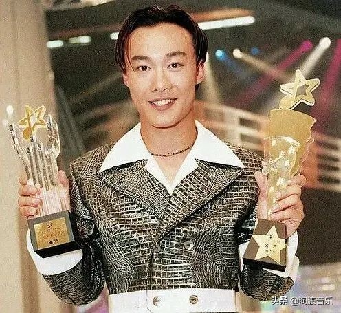 陈奕迅身体有什么缺陷,陈奕迅很怪的歌名