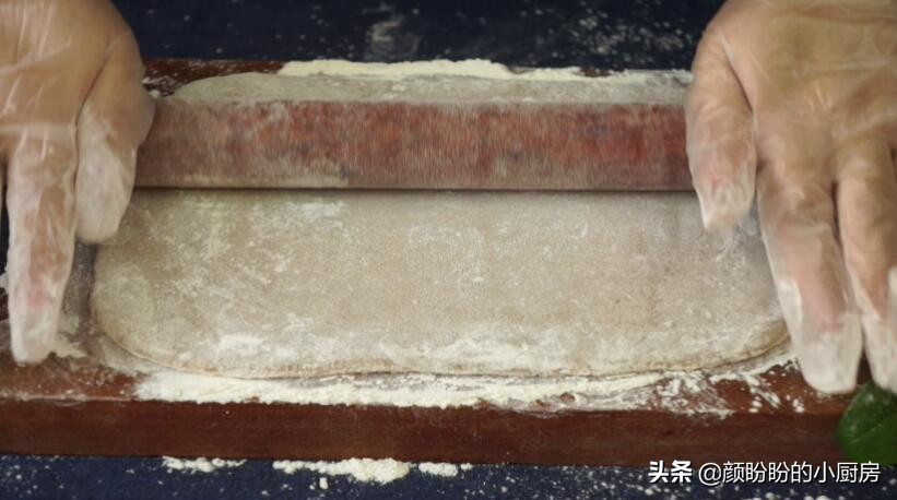 香蕉糯米糕做法简单非常好吃,香蕉糯米糕正宗做法