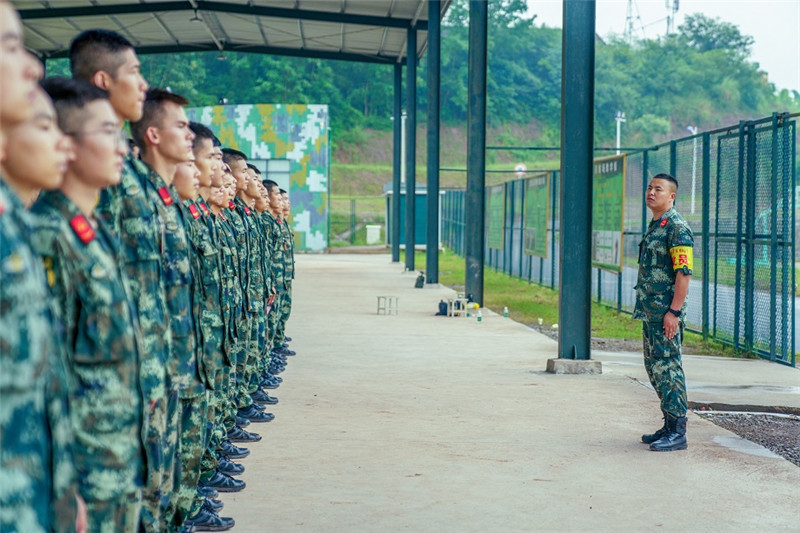 新生开坦克训练,新兵训练开训