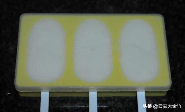 自制雪糕糯米粉纯奶的家常做法,自制糯米粉雪糕简易做法