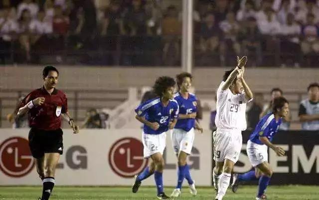 关于足球的最好看的漫画,最近爆火的足球漫画