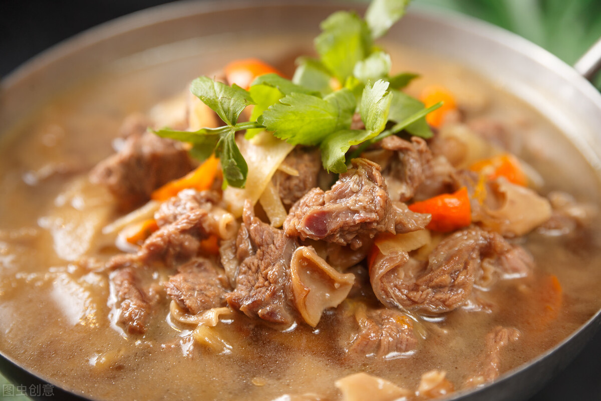 家常炖牛肉怎么做好吃窍门,家常炖牛肉怎么做好吃又烂