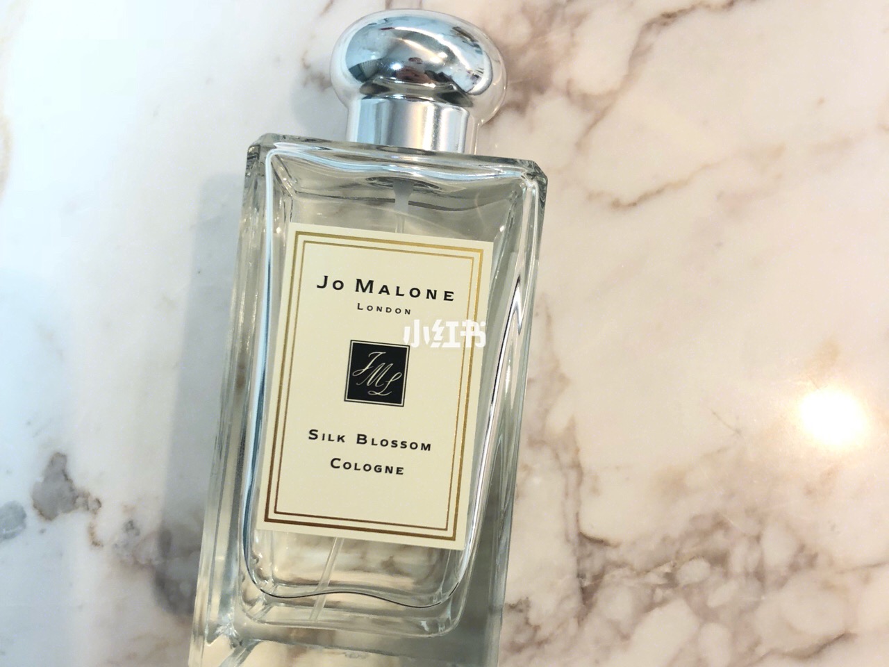 给女生买哪种香水最好,适合男人的香水味道推荐