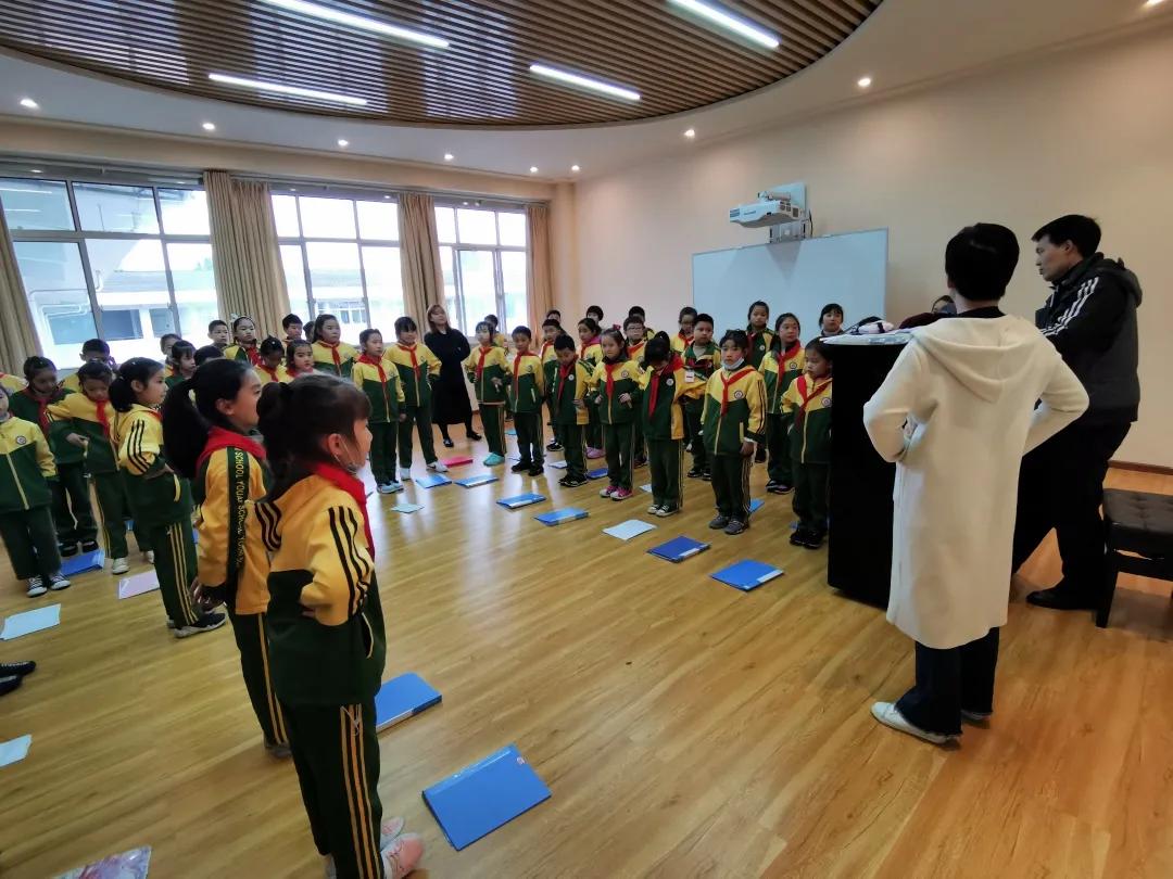 都江堰市中小学生合唱节,唱支山歌给党听儿歌歌词