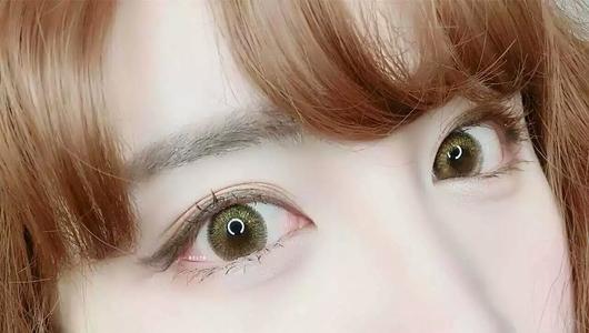 爱戴美瞳的姑娘,爱戴美瞳的人眼睛