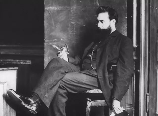 用X光脱毛、试鞋、选美，那些玩X光的勇士最后都怎样了？