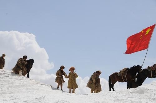 被毛*东泽**誉为“盖世英雄”，李狄三和进藏先遣连，绝望中坚守使命