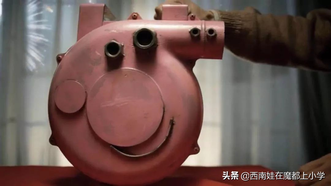 61岁中国爷爷获赞1000万，外国网友：实名羡慕他的孙子