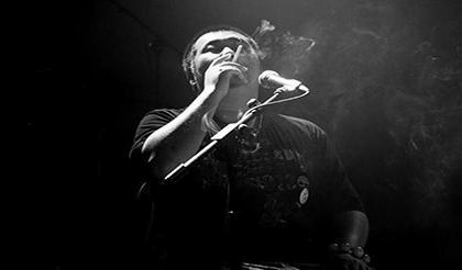 他一出来卖惨，全网追着骂