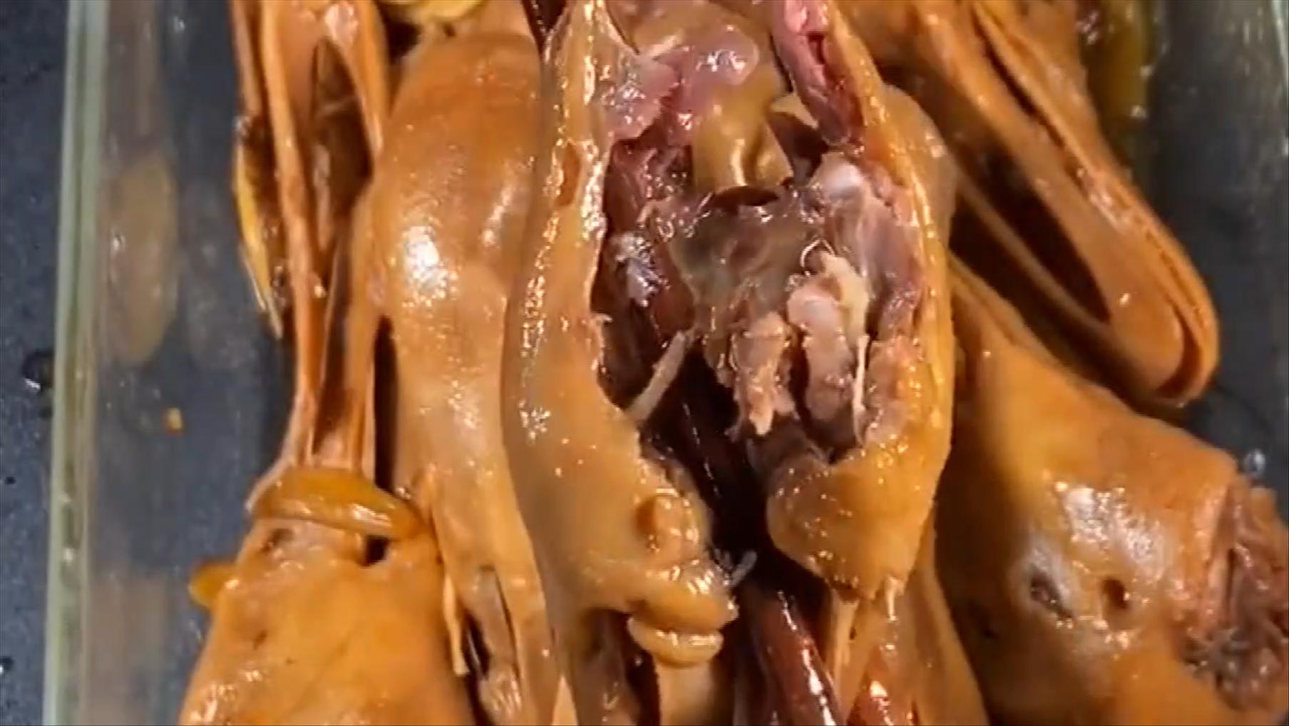 卤水鸭头怎么卤才好吃,简单卤水鸭头做法