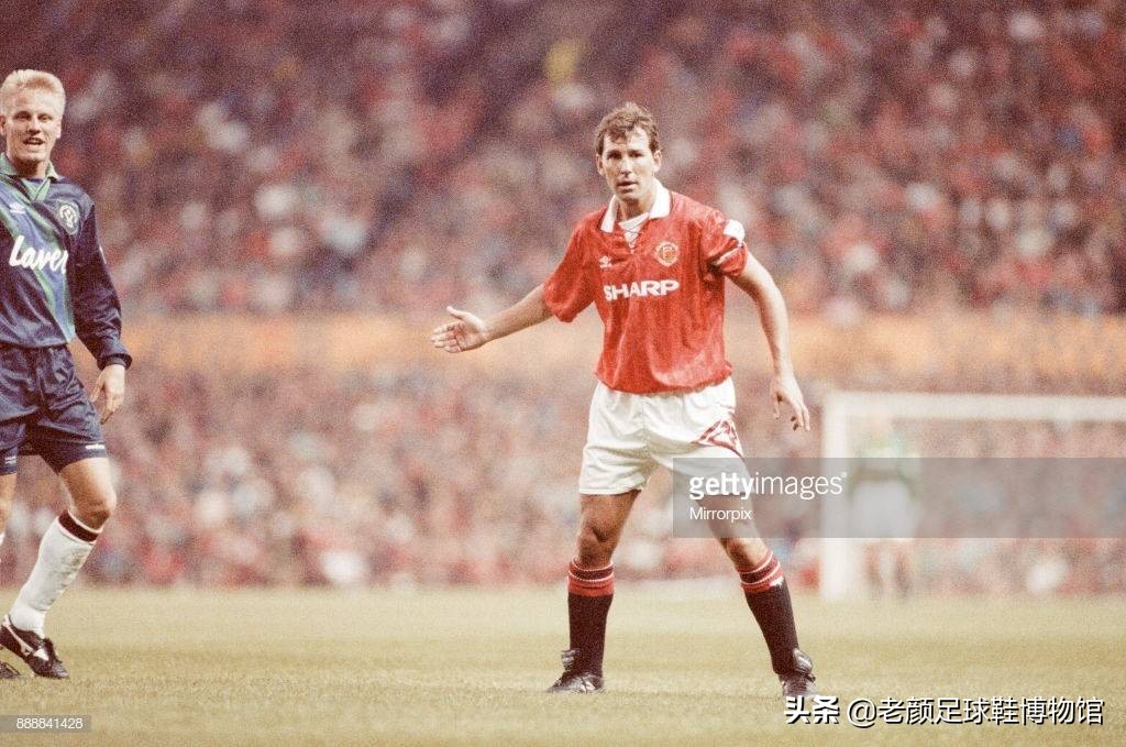 英格兰第一铁汉，骨折踢完比赛，40年前战胜曾国足，爱穿牛逼鞋