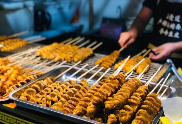 天津好吃的美食一条街晚上,天津中山路美食街