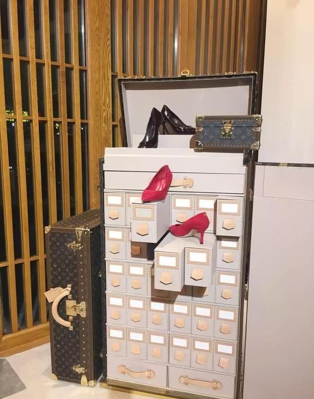 lv鍝佺墝椋庢尝,lv鍝佺墝鎵撳亣