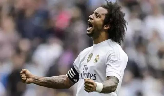 防守型边后卫怎么踢,中后卫和边后卫哪个更难踢