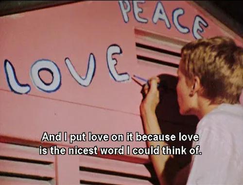 王菲谢霆锋飞机上撒狗粮全程牵手,谢霆锋王菲时隔21年再现世纪牵手