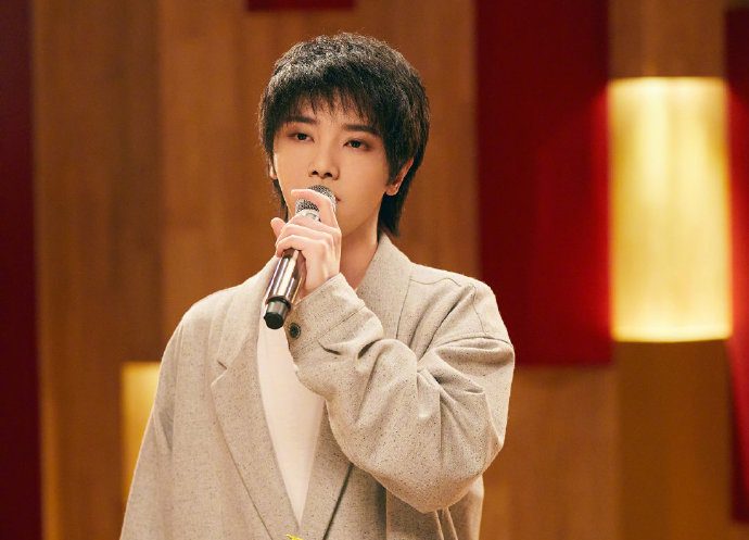 华晨宇唱我们完整版,华晨宇唱我们这首歌的片段