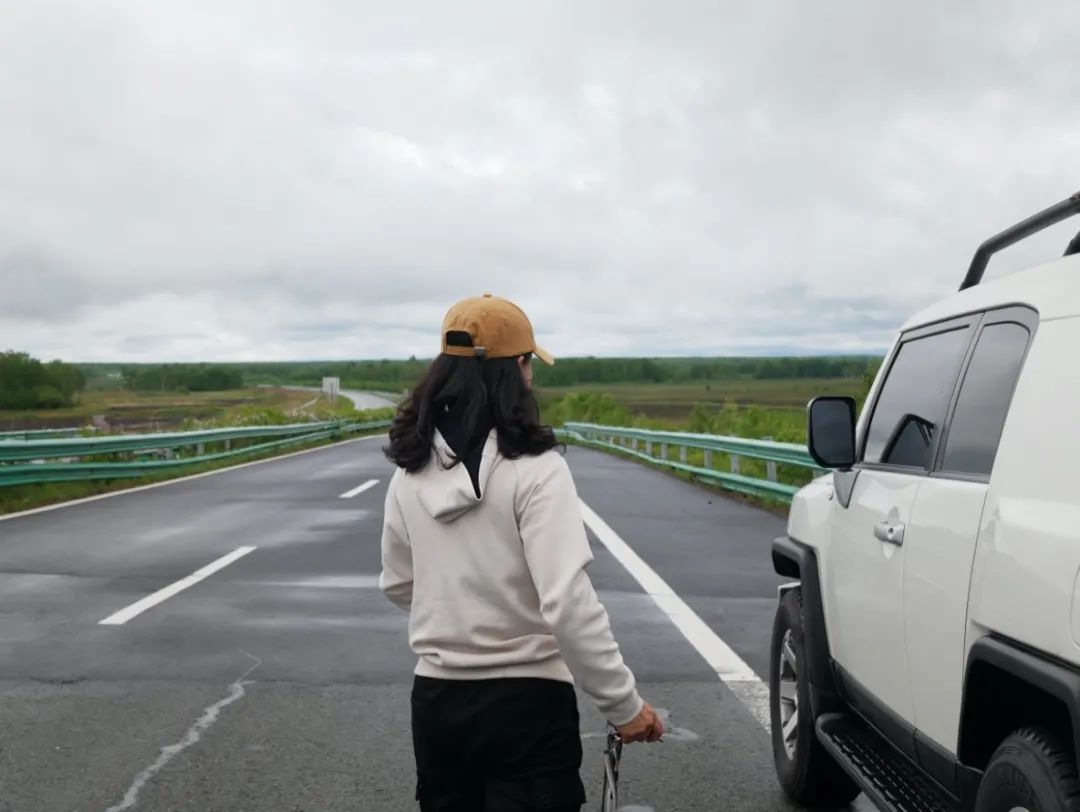 女人独自驾车旅游,女人独自驾车去新疆