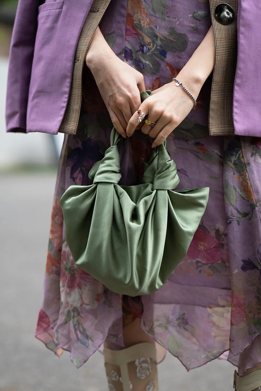 假日必须Get到的穿搭小心机！约上姐妹一起愉快的Shooping吧