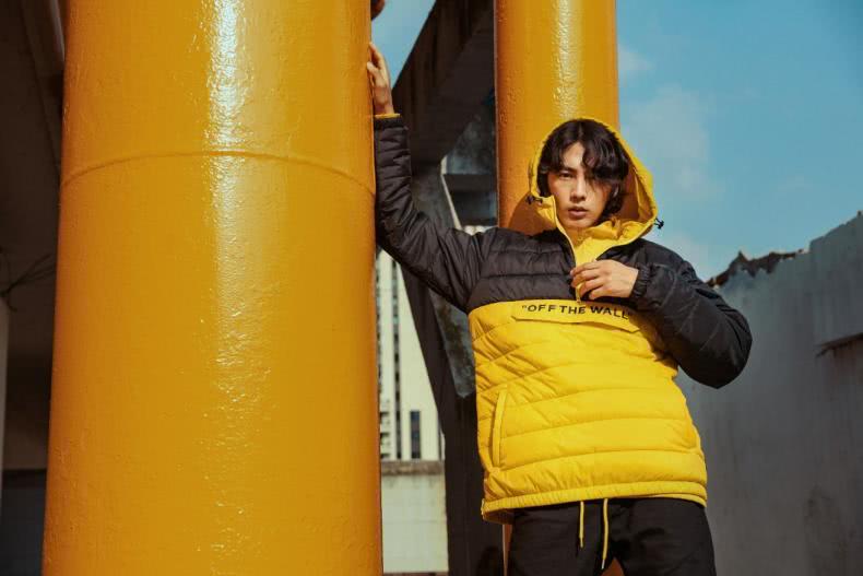 vans潮流穿搭女,vans经典款适合在哪个季节穿