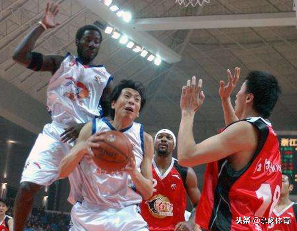 刘玉栋以什么身份为辽宁队发奖,96黄金一代中国男篮前锋