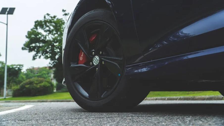 2021款别克君威gs试驾,2017款别克君威gs尊贵皇室蓝试驾