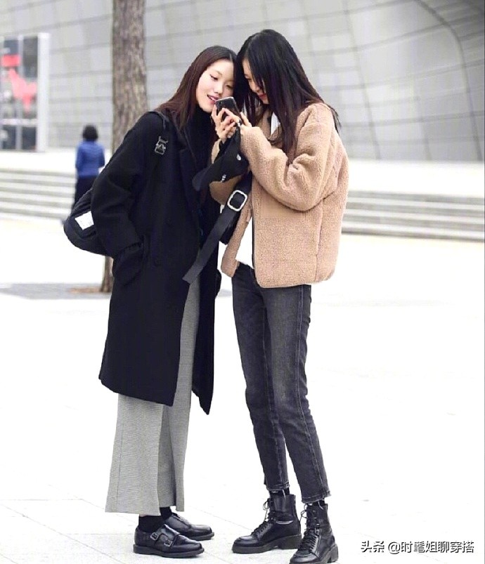 韩国特色服装街拍穿搭,韩国穿搭高级感街拍