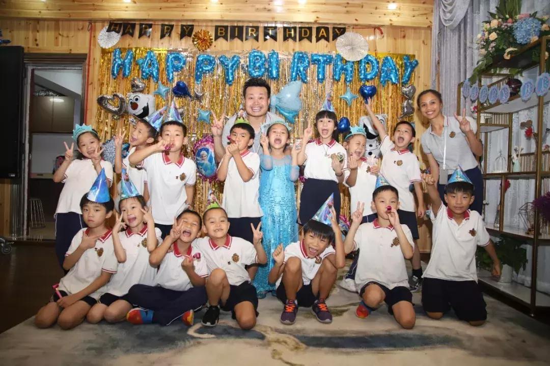 @华美学子与家长，你有一本专属纪念册请注意查收