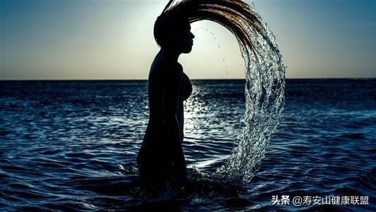 头发少是植发还是接发比较好看,植发与织发的区别