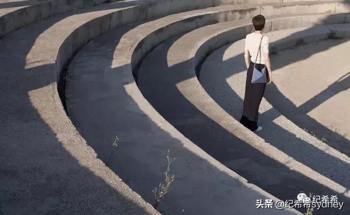 2020年最潮时尚的小众包包推荐,今年爆款的包包