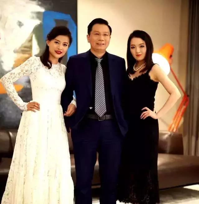 鍐嶈幏闃块噷绛夎秴3浜跨編鍏冩姇璧勫ぇ鎼滆溅,鑾峰緱闃块噷宸村反鎶曡祫