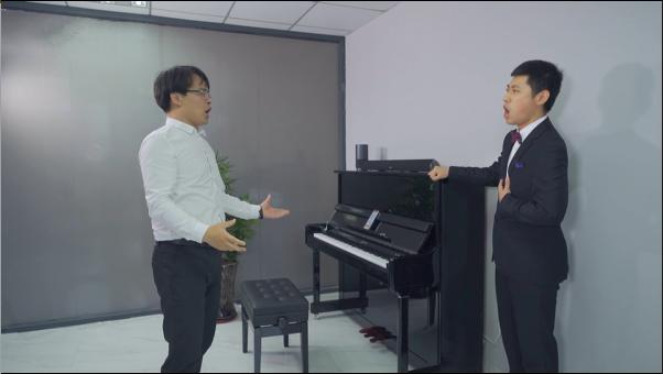 声乐老师不会粤语应该怎么教,声乐老师不会示范能教人吗