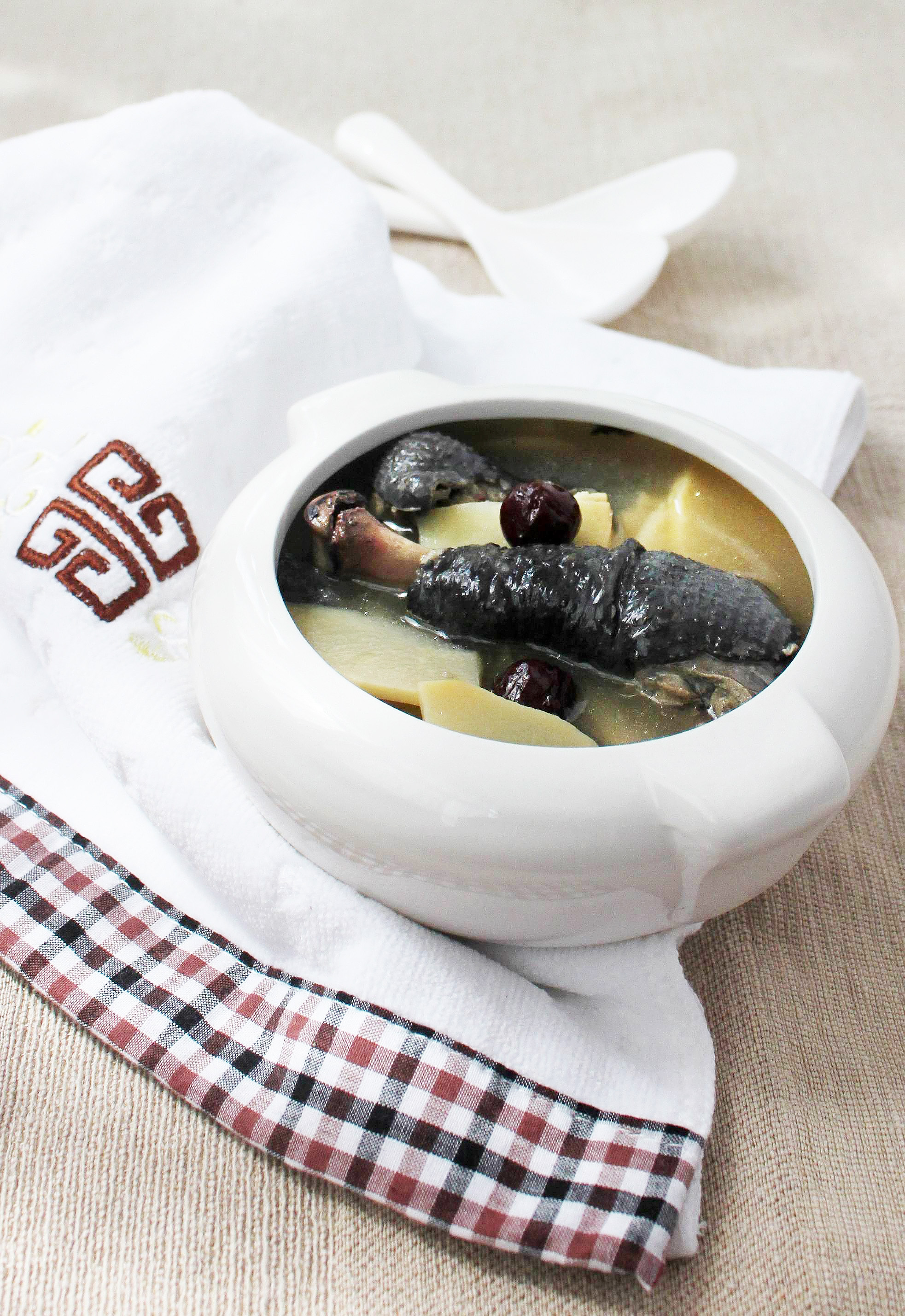 乌鸡汤用什么酱料,乌鸡最好喝的汤底配方