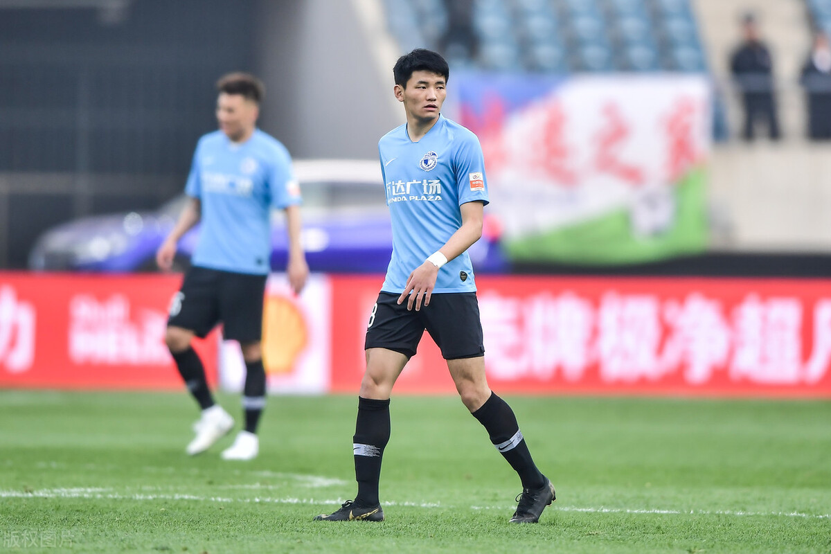 昔日大连人新星遭中乙球队抛弃曾获舒斯特尔重用24岁无球可踢？