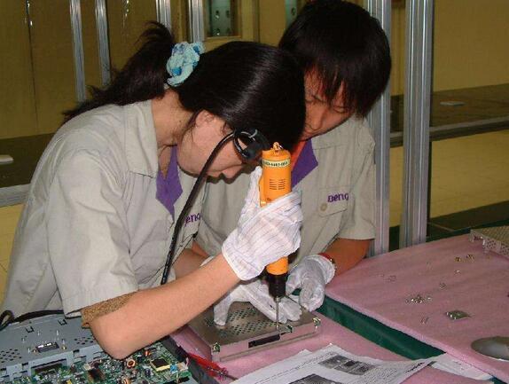 工厂好多优秀的员工,都说工厂不好为什么还要进厂