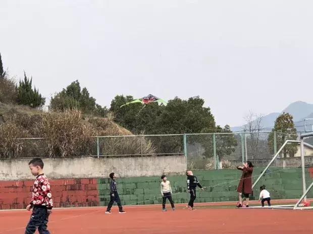 我在十八线小村当大V:一年网购金额超全国99.9%的人