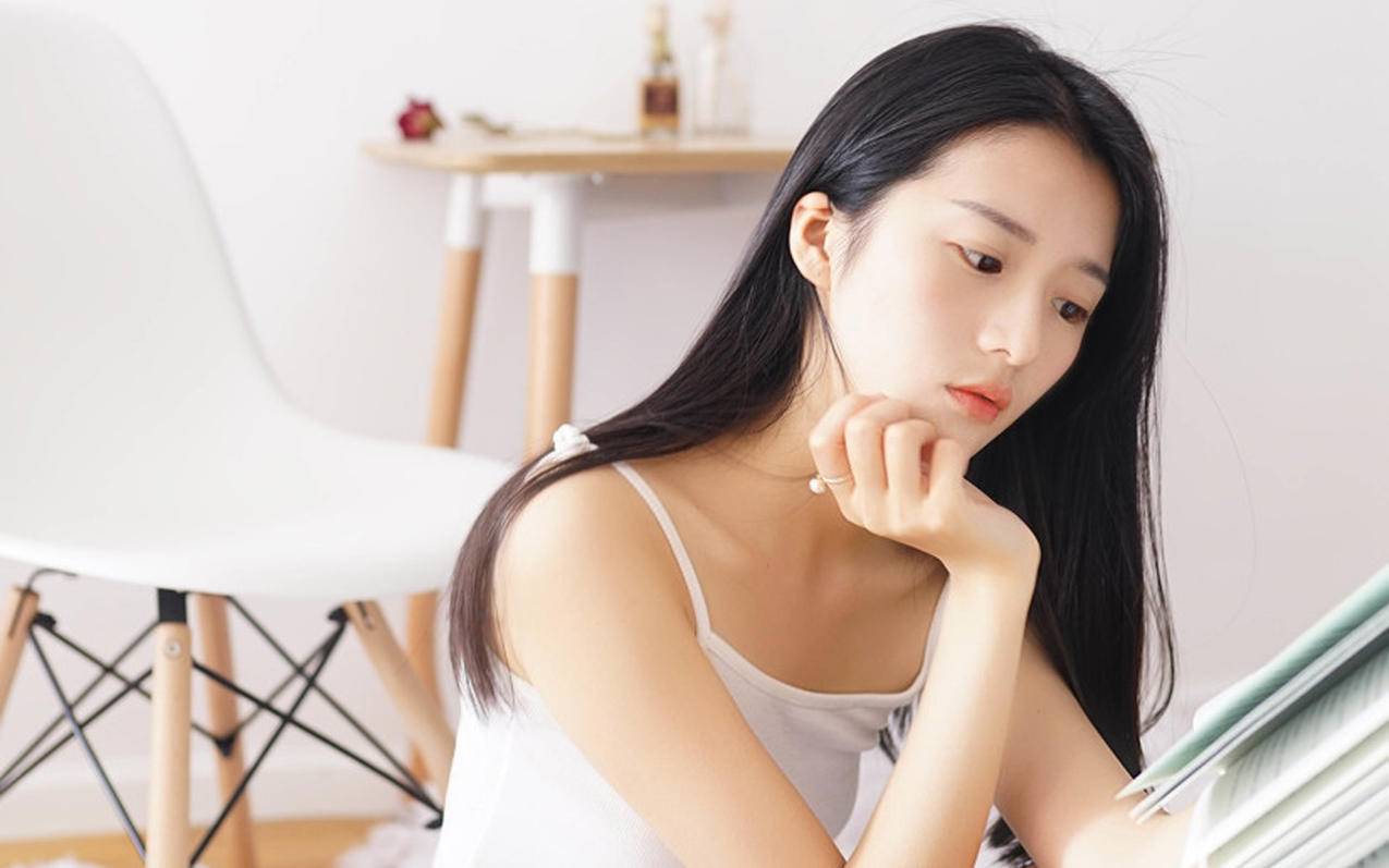 女人爱你有多深接吻的三种反应,女生爱你有哪些反应